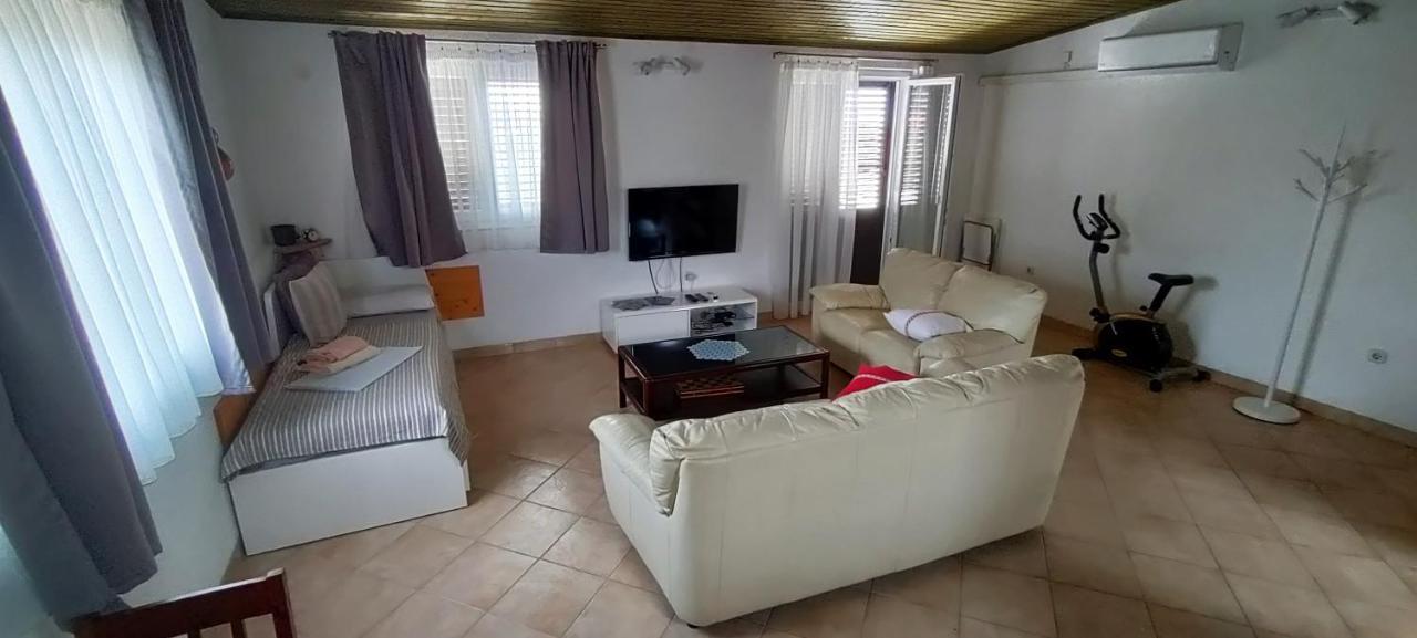 House Elan Apartment Kornic Ngoại thất bức ảnh